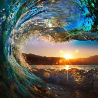 Фотообои Солнце в призме свежей воды